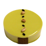 DelRey dessert taart van Pistache en chocoladecrème op een krokante bodem / DelRey dessert cake of Pistachio and chocolate cream on a crispy base